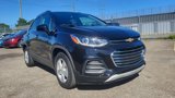 Used 2020 Chevrolet Trax LT w/ LT Convenience Package image 3