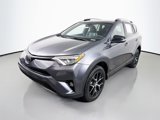 Used 2018 Toyota RAV4 SE image 3