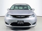 Used 2018 Chrysler Pacifica Touring-L image 2