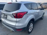 Used 2019 Ford Escape SE image 2