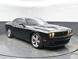 Used 2017 Dodge Challenger SXT image 2