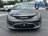 Used 2018 Chrysler Pacifica Touring-L image 2