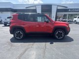 Used 2016 Jeep Renegade Trailhawk image 2