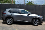 Used 2023 Nissan Rogue SV image 2