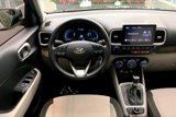 Used 2023 Hyundai Venue SEL image 5