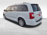 Used 2016 Chrysler Town & Country Touring image 4