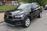 Used 2022 Volvo XC40 T5 Momentum image 3