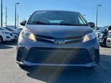 Used 2020 Toyota Sienna LE image 2