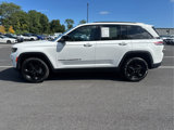 Certified 2023 Jeep Grand Cherokee Limited w/ Black Appearance Package image 5