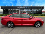 Used 2023 Volkswagen Jetta SE image 3