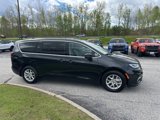 Used 2023 Chrysler Pacifica Touring-L image 5