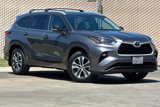 Used 2023 Toyota Highlander XLE image 2