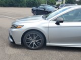 Used 2021 Toyota Camry SE image 2