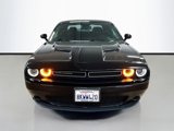 Used 2019 Dodge Challenger SXT image 2