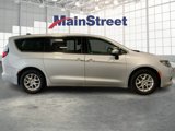 Used 2023 Chrysler Voyager LX image 6