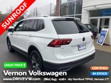 Certified 2022 Volkswagen Tiguan SE w/ Panoramic Sunroof Package image 2