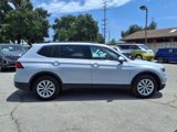 Used 2018 Volkswagen Tiguan SE w/ Panoramic Sunroof Package image 3