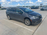 Used 2021 Chrysler Pacifica Touring-L image 4