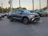 Certified 2022 Volkswagen Taos SE image 2