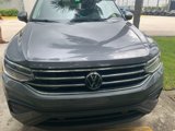 Used 2022 Volkswagen Tiguan SE w/ Panoramic Sunroof Package image 2
