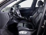 Certified 2024 Porsche Macan image 5