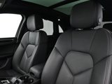 Certified 2025 Porsche Macan image 5