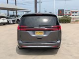 Used 2021 Chrysler Pacifica Touring-L image 4