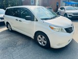 Used 2011 Toyota Sienna image 4