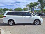 Used 2017 Toyota Sienna LE image 4