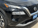 Used 2021 Nissan Rogue SV image 2
