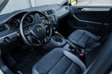 Used 2017 Volkswagen Jetta SE image 2