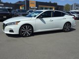 Used 2022 Nissan Altima 2.5 SR image 2