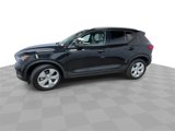 Used 2020 Volvo XC40 T5 Momentum image 5