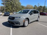 Used 2023 Chrysler Pacifica Touring-L image 2
