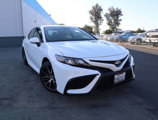 Used 2022 Toyota Camry SE image 2