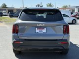 Used 2023 Kia Sorento LX image 4