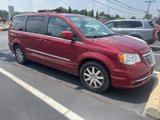 Used 2016 Chrysler Town & Country Touring image 3