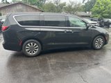 Used 2023 Chrysler Pacifica Touring-L image 2