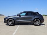 Certified 2024 Porsche Macan image 2