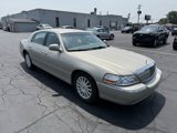 Used 2004 Lincoln Town Car Signature image 3