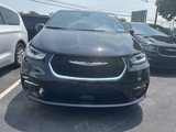 New 2025 Chrysler Pacifica Select image 2