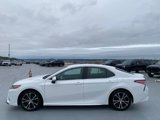 Used 2018 Toyota Camry SE image 3