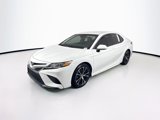 Used 2018 Toyota Camry SE image 2