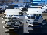 Used 2019 Jeep Cherokee Overland image 2