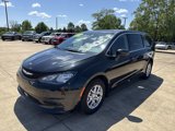 Used 2023 Chrysler Voyager LX image 2