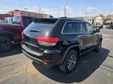 Used 2017 Jeep Grand Cherokee Limited w/ Luxury Group II image 4