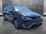 Used 2018 Chrysler Pacifica Limited w/ Advanced Safetytec Group image 3