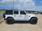 Used 2018 Jeep Wrangler Unlimited Sahara image 2