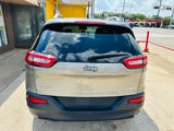 Used 2017 Jeep Cherokee Latitude image 4