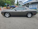 Used 2010 Dodge Challenger SE image 3